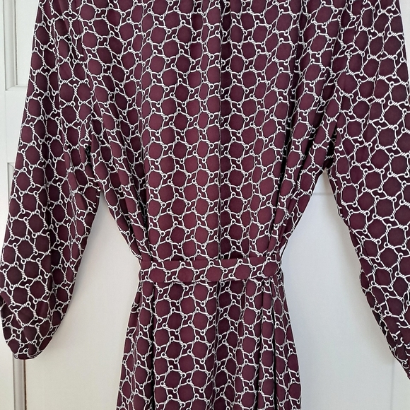 Dres - Picture 2 of 3